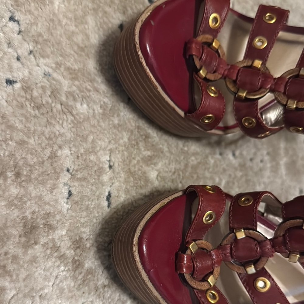 Carlos Women's Burgundy Strappy Sandals - Size 9 - Picture 2 of 9